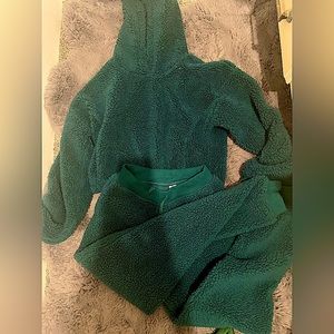 Gilly Hicks Green Sherpa Sweatshirt/Sweatpant set XS